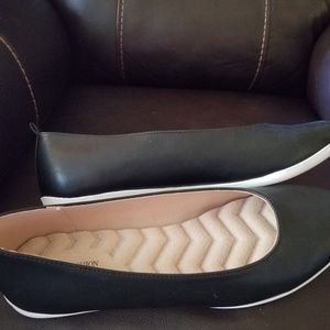 Cushion Walk Ballet Flats